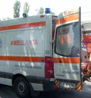 Octogenar, lovit pe trecerea de pietoni; a refuzat să meargă la spital